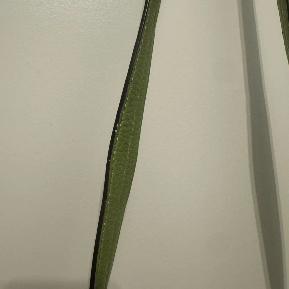 B Makowsky Bright Green Pebble Leather Convertible Crossbody/ Shoulder Bag - Picture 10 of 11